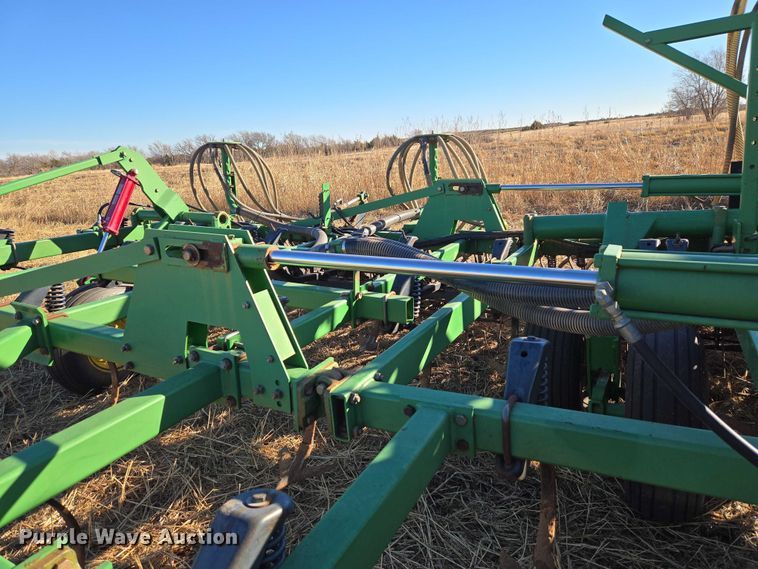 image for item ET1105 John Deere 730 air seeder