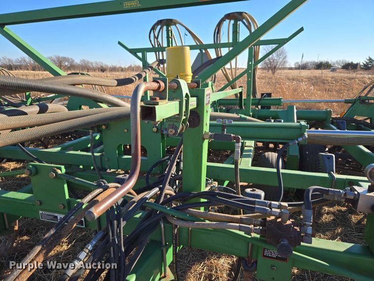image for item ET1105 John Deere 730 air seeder