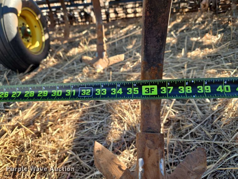 image for item ET1105 John Deere 730 air seeder