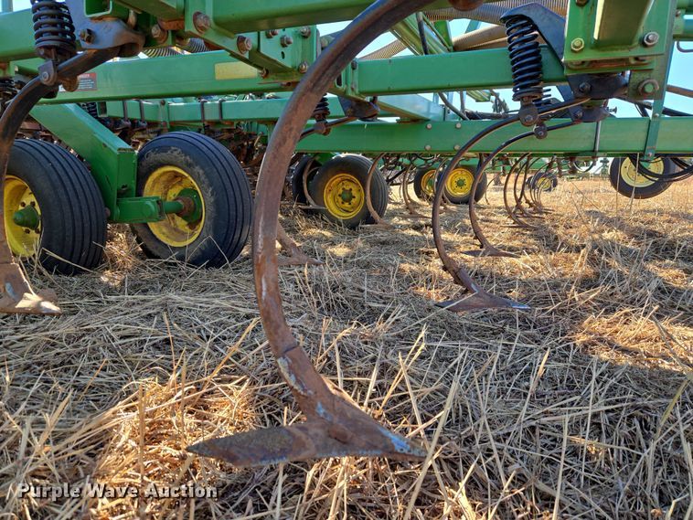 image for item ET1105 John Deere 730 air seeder