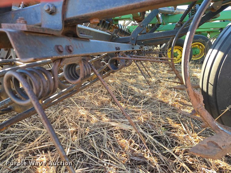 image for item ET1105 John Deere 730 air seeder