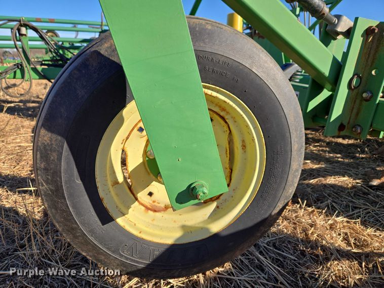 image for item ET1105 John Deere 730 air seeder