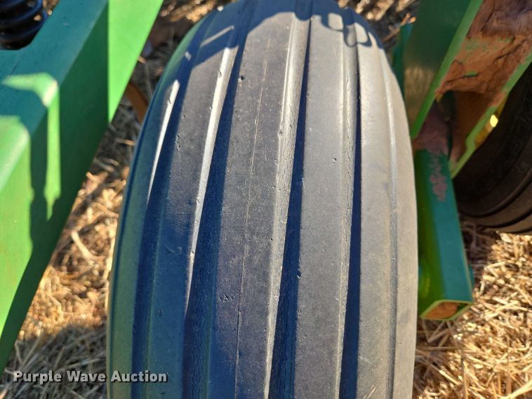image for item ET1105 John Deere 730 air seeder
