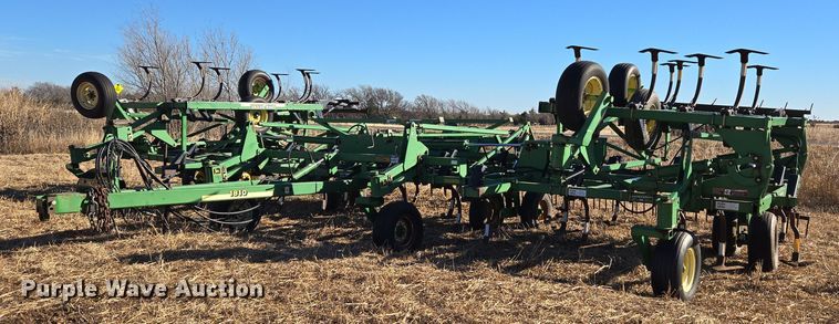 image for item ET1106 John Deere 1810 field cultivator