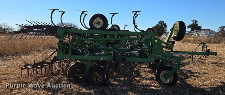 image for item ET1106 John Deere 1810 field cultivator