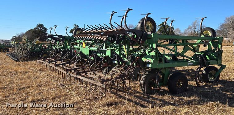 image for item ET1106 John Deere 1810 field cultivator