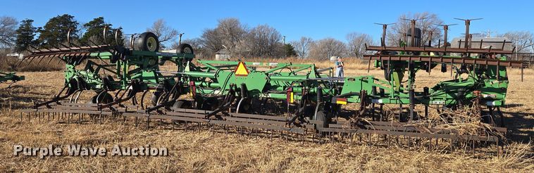 image for item ET1106 John Deere 1810 field cultivator