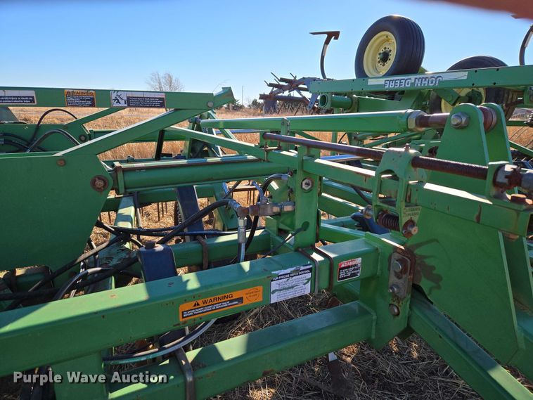 image for item ET1106 John Deere 1810 field cultivator