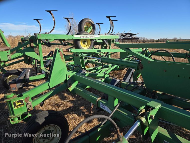image for item ET1106 John Deere 1810 field cultivator