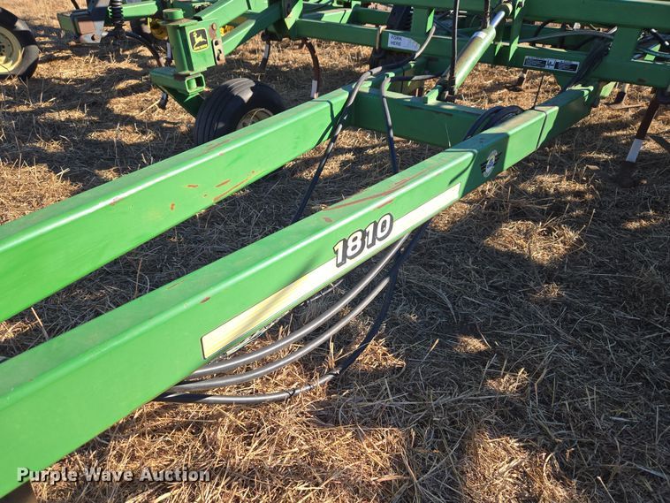 image for item ET1106 John Deere 1810 field cultivator