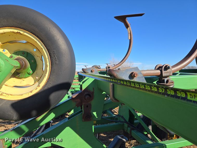 image for item ET1106 John Deere 1810 field cultivator