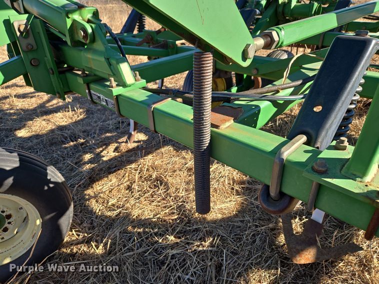 image for item ET1106 John Deere 1810 field cultivator