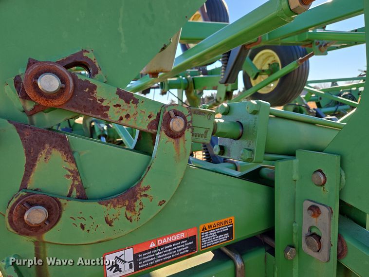 image for item ET1106 John Deere 1810 field cultivator