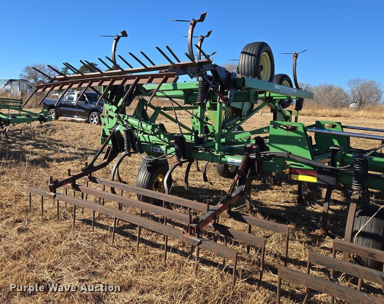 image for item ET1106 John Deere 1810 field cultivator