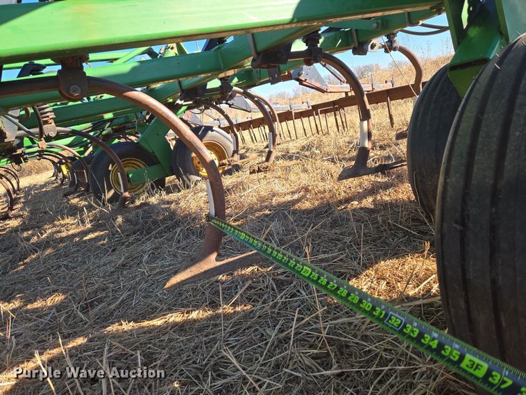 image for item ET1106 John Deere 1810 field cultivator