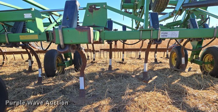 image for item ET1106 John Deere 1810 field cultivator