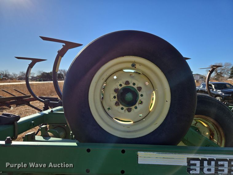 image for item ET1106 John Deere 1810 field cultivator