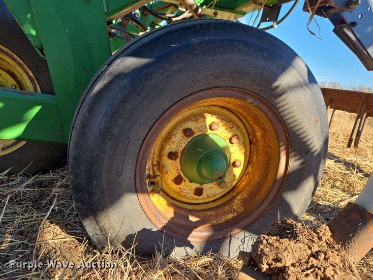 image for item ET1106 John Deere 1810 field cultivator