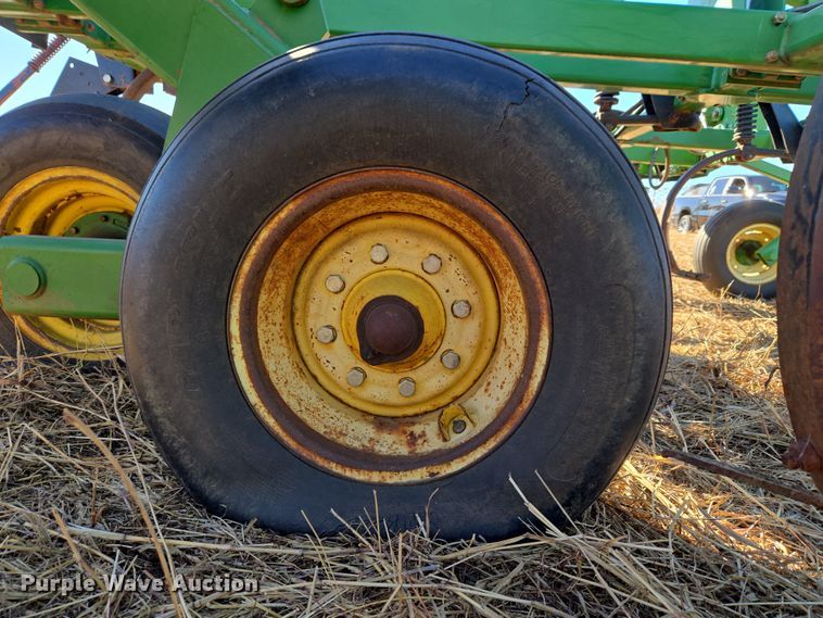 image for item ET1106 John Deere 1810 field cultivator