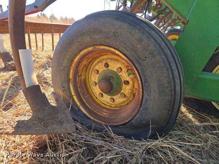 image for item ET1106 John Deere 1810 field cultivator