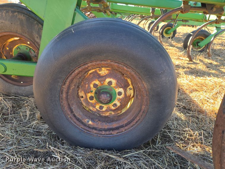 image for item ET1106 John Deere 1810 field cultivator