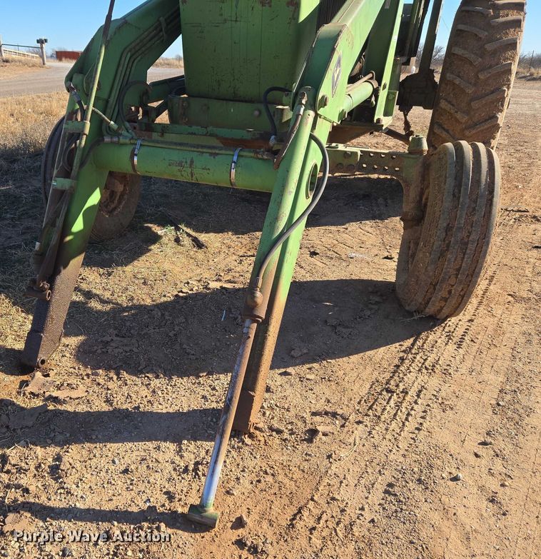 image for item ET1111 1974 John Deere 4230H tractor