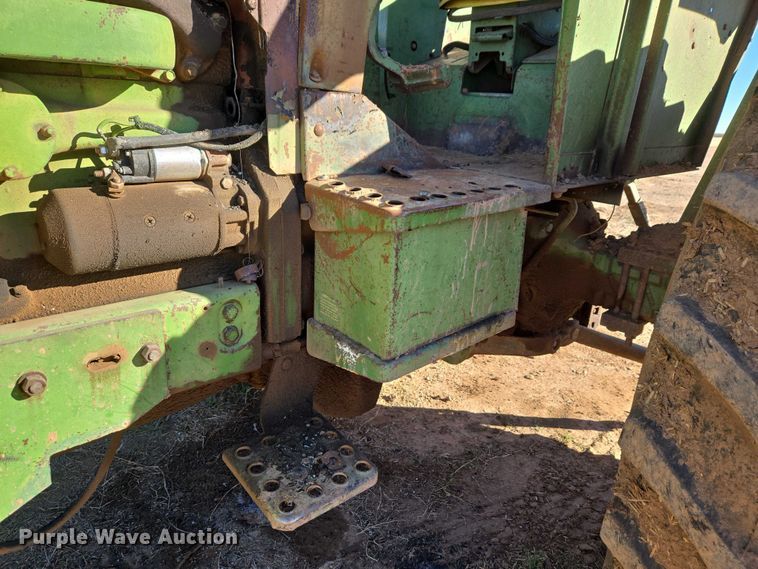 image for item ET1111 1974 John Deere 4230H tractor