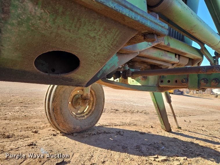 image for item ET1111 1974 John Deere 4230H tractor