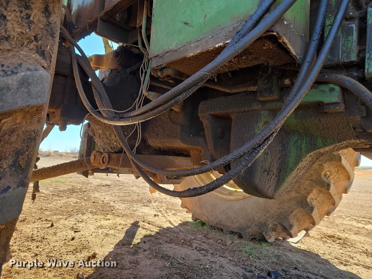 image for item ET1111 1974 John Deere 4230H tractor