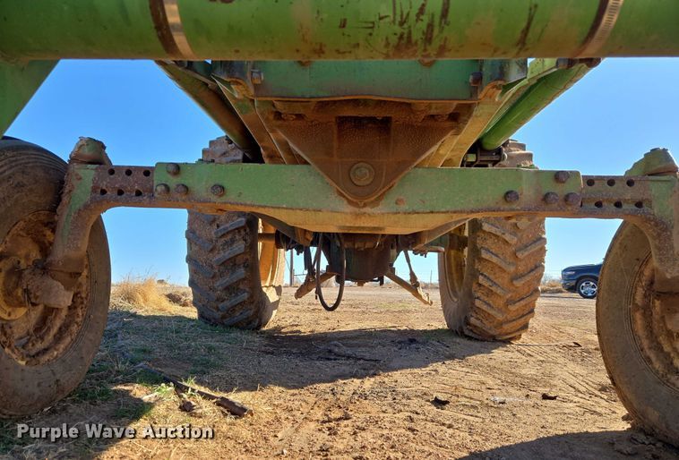 image for item ET1111 1974 John Deere 4230H tractor