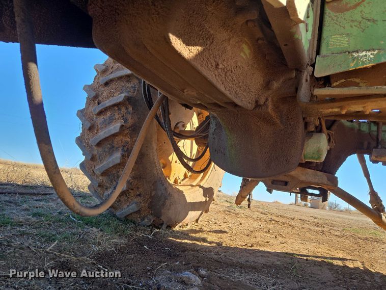 image for item ET1111 1974 John Deere 4230H tractor