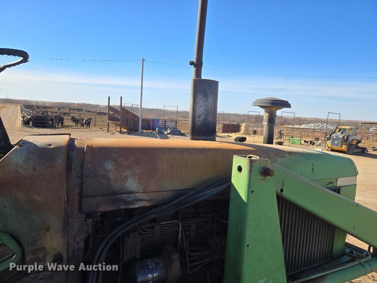 image for item ET1111 1974 John Deere 4230H tractor