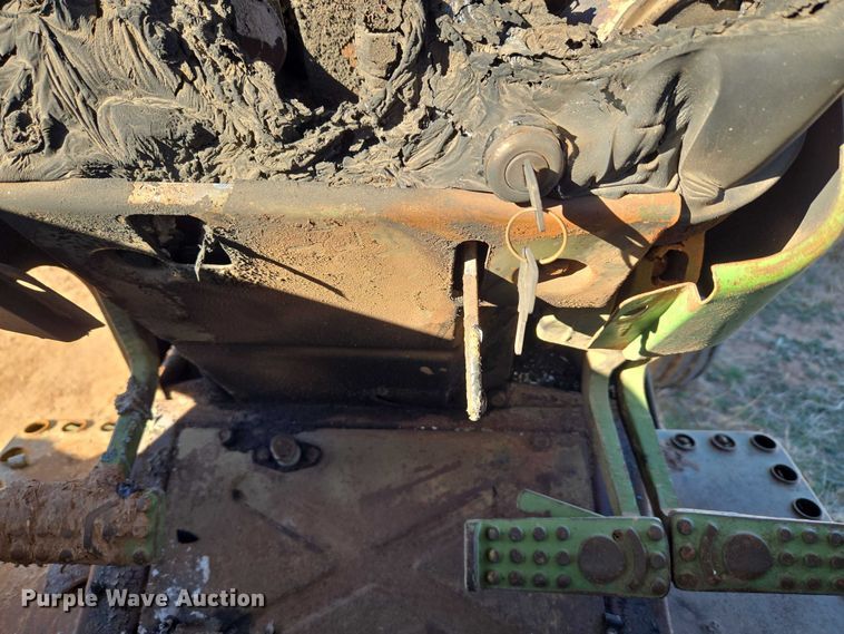 image for item ET1111 1974 John Deere 4230H tractor