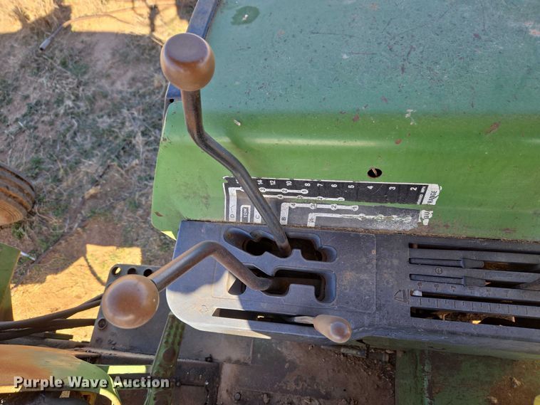 image for item ET1111 1974 John Deere 4230H tractor