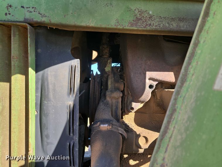 image for item ET1111 1974 John Deere 4230H tractor