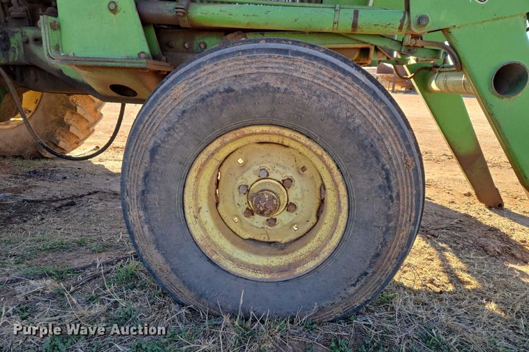 image for item ET1111 1974 John Deere 4230H tractor