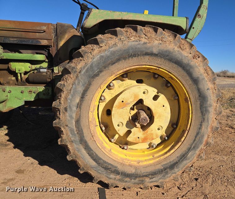 image for item ET1111 1974 John Deere 4230H tractor