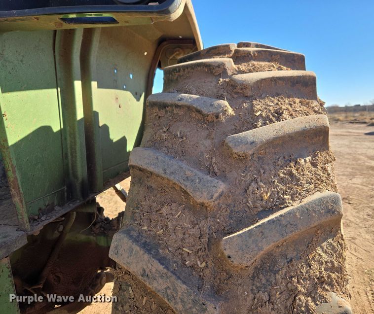 image for item ET1111 1974 John Deere 4230H tractor