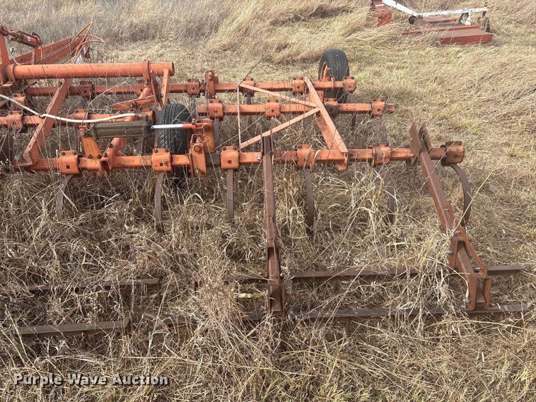 image for item ET4113 Allis Chalmers field cultivator