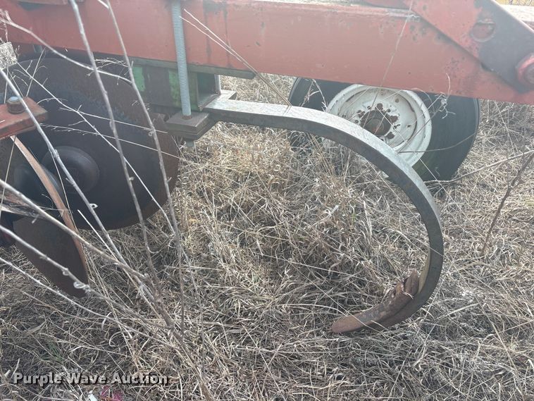 image for item ET4116 White Farm Equipment 265 tandem disk