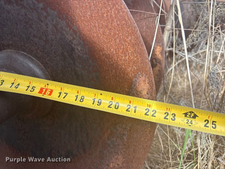 image for item ET4116 White Farm Equipment 265 tandem disk