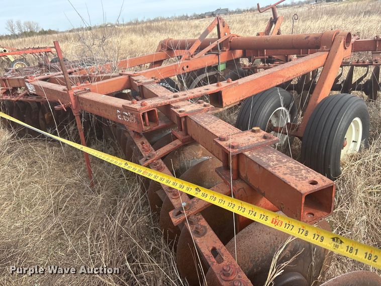 image for item ET4116 White Farm Equipment 265 tandem disk