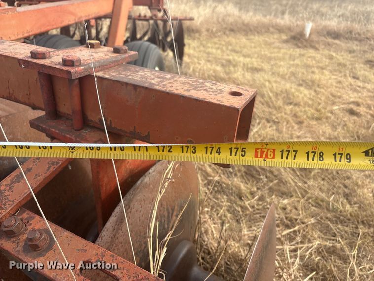 image for item ET4116 White Farm Equipment 265 tandem disk