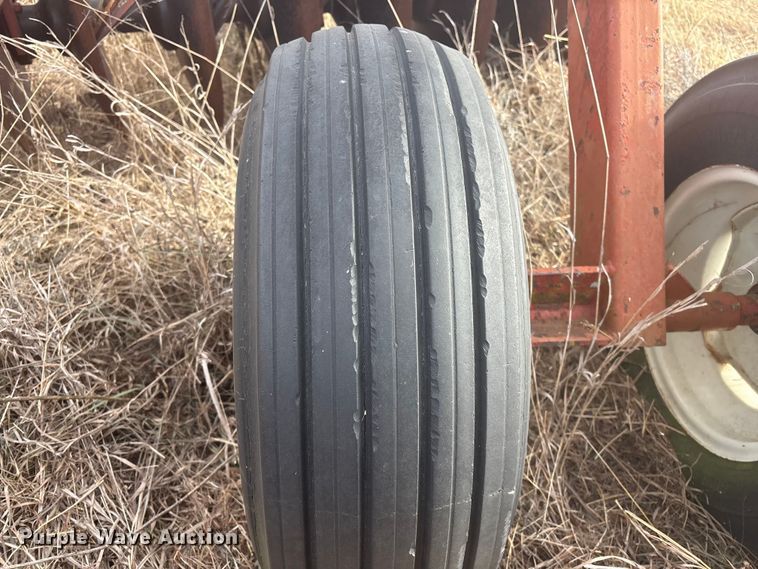 image for item ET4116 White Farm Equipment 265 tandem disk