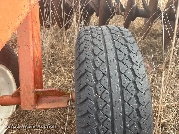 image for item ET4116 White Farm Equipment 265 tandem disk