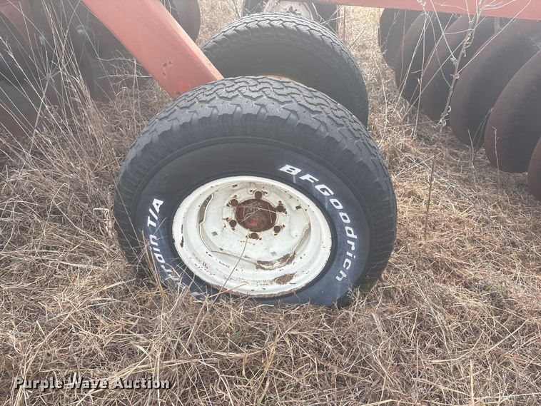 image for item ET4116 White Farm Equipment 265 tandem disk