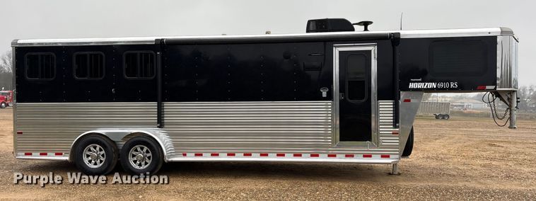 image for item ET7356 2020 Sundowner Horizon 6910 RS horse trailer