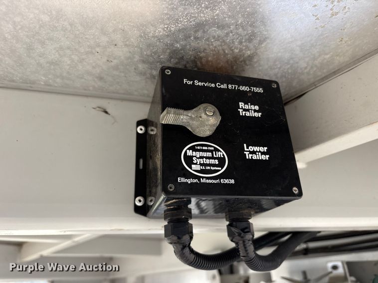 image for item ET7356 2020 Sundowner Horizon 6910 RS horse trailer