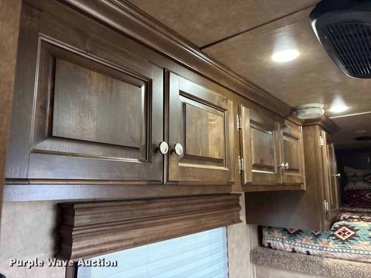 image for item ET7356 2020 Sundowner Horizon 6910 RS horse trailer