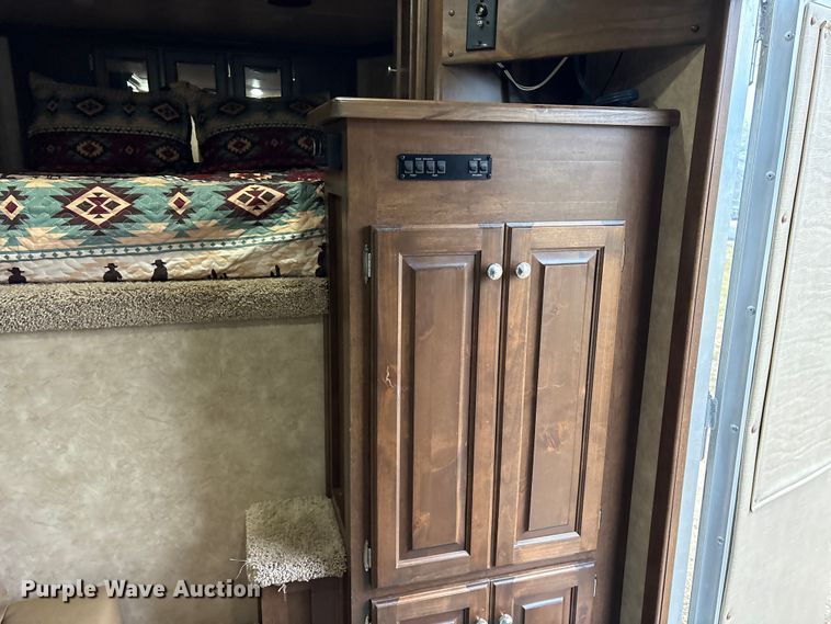 image for item ET7356 2020 Sundowner Horizon 6910 RS horse trailer